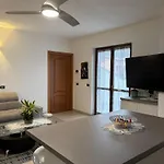 Apartman La Casa Di Gio' Maggiore Near Leonardo *