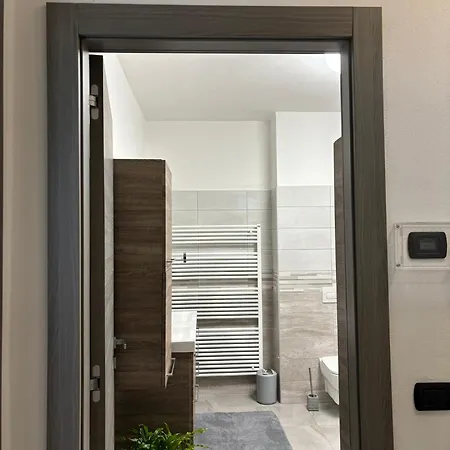 La Casa Di Gio' Maggiore Near Leonardo Apartament Dormelletto